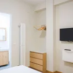 Rent a room of 220 m² in madrid