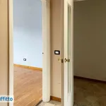 Affitto 4 camera appartamento di 124 m² in Turin