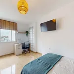 Rent a room of 173 m² in Valencia