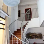 Rent 4 bedroom house of 295 m² in Marbella