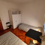 Rent 4 bedroom apartment in Lisbon