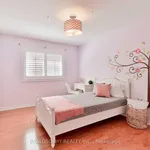 Rent 4 bedroom house of 562 m² in Aurora (Bayview Northeast)