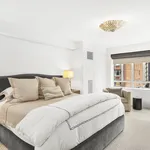 Rent 3 bedroom apartment of 220 m² in New York