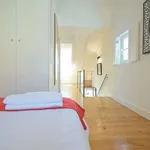 Rent 1 bedroom apartment of 55 m² in lisbon