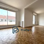 Appartement de 87 m² avec 4 chambre(s) en location à D