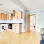 Rent 3 bedroom flat in London