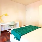 Rent a room of 185 m² in Madrid