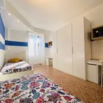 Rent a room in milan