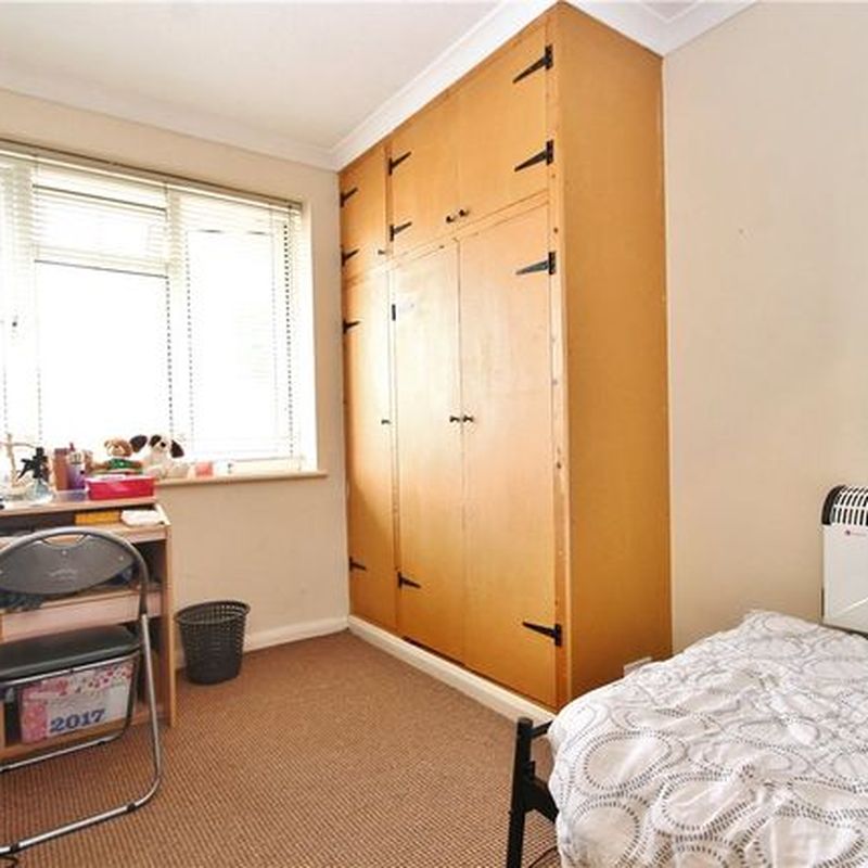 Flat to rent in Swallow Close, Staines-Upon-Thames, Surrey TW18 Westcott