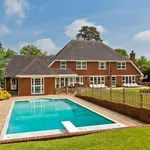 Rent 5 bedroom house in South East England