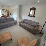 Rent 4 bedroom house of 198 m² in Roma