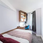 Rent 4 bedroom flat in Leeds