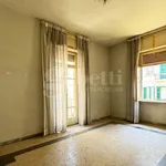 Rent 5 bedroom apartment of 128 m² in Napoli