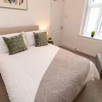 Rent 5 bedroom apartment in South West England