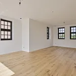 Appartement de 178 m² avec 2 chambre(s) en location à Oudsbergen