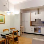 Rent 4 bedroom apartment in Genoa