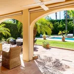 Rent 5 bedroom house of 985 m² in Marbella