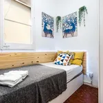 Rent a room of 230 m² in barcelona