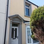 Rent 4 bedroom flat in Wales