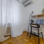 Rent a room of 190 m² in madrid