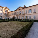 Rent 4 bedroom apartment of 258 m² in Vimercate