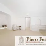 Affitto 4 camera appartamento di 120 m² in Napoli