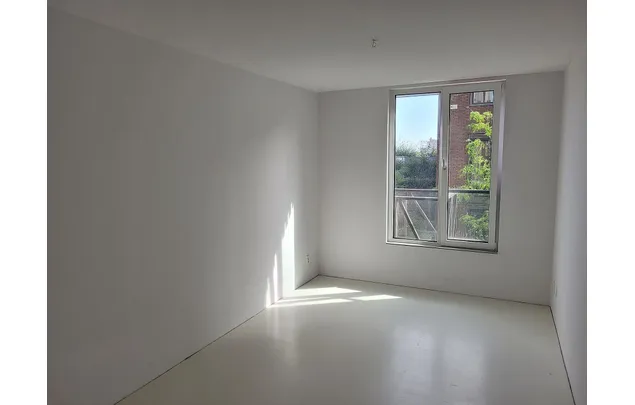 Huur 1 slaapkamer appartement van 85 m² in Rotterdam