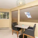 Maison de 850 m² avec 1 chambre(s) en location à Port Moody