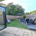 Rent 4 bedroom house in Woking