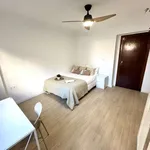 Rent a room of 100 m² in valencia