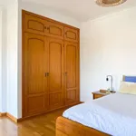 Rent 2 bedroom apartment of 200 m² in lisbon