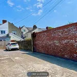 Rent 2 bedroom flat in Wales