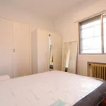 Rent a room of 275 m² in madrid