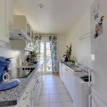 Rent 4 bedroom apartment of 100 m² in Le