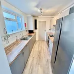 Rent 5 bedroom flat in South East England