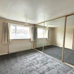 Rent 3 bedroom flat in North West England