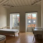 Rent 4 bedroom apartment in Porto