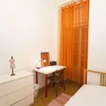 Rent a room of 180 m² in lisbon