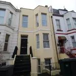 Flat to rent in Ceylon Place, Eastbourne BN21