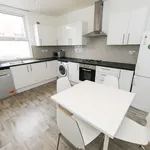 Rent 4 bedroom house in Leeds