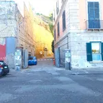 Affitto 3 camera appartamento di 130 m² in Naples