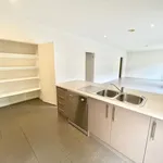 Rent 4 bedroom house in Caroline Springs