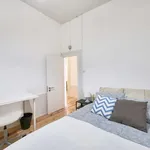 Rent a room of 150 m² in lisbon