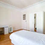 Rent a room in lisbon