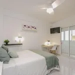 Rent 4 bedroom apartment in Valencia