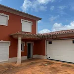 Rent 6 bedroom house of 372 m² in Leiria