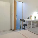 Rent a room of 80 m² in Madrid