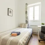 Rent a room of 202 m² in madrid