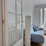 Appartement de 540 m² avec 2 chambre(s) en location à Paris