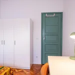 Rent 4 bedroom apartment in Lisbon